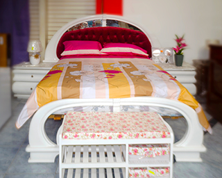 Cama 2P + Veladores