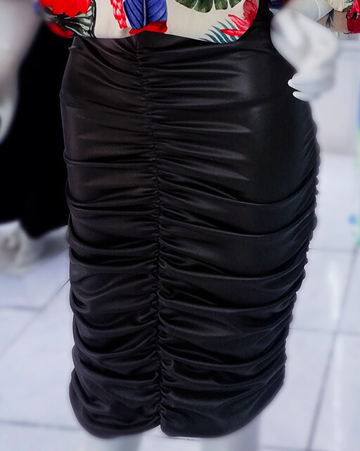 Falda Leyva's Negra Riz